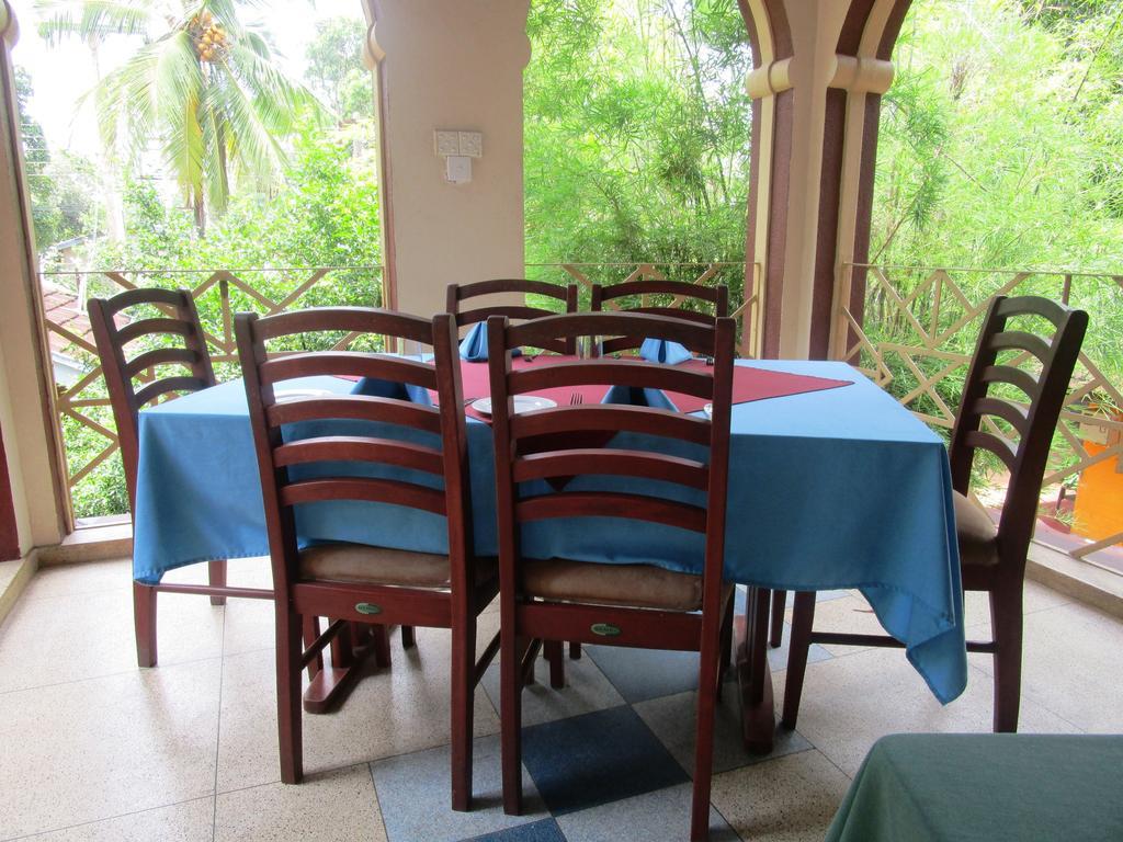 Hotel Shalini Anuradhapura Esterno foto
