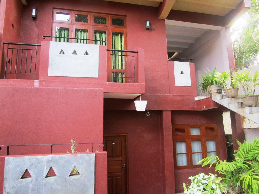 Hotel Shalini Anuradhapura Esterno foto
