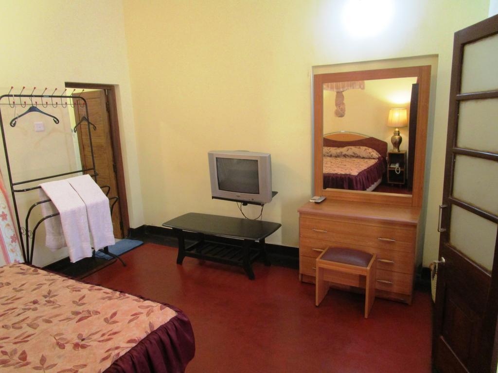 Hotel Shalini Anuradhapura Camera foto