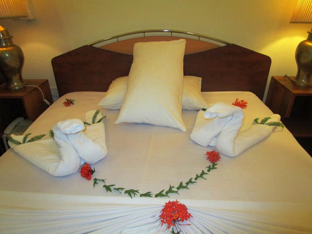 Hotel Shalini Anuradhapura Esterno foto